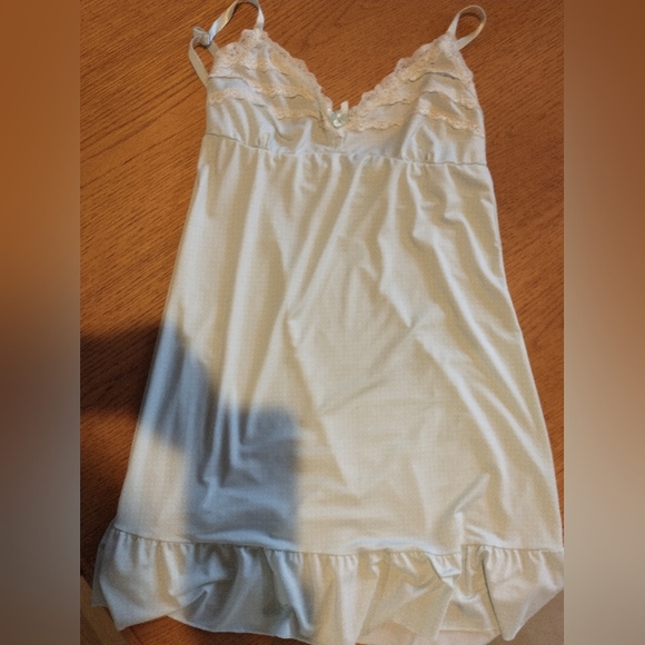 Nightie - Picture 1 of 2